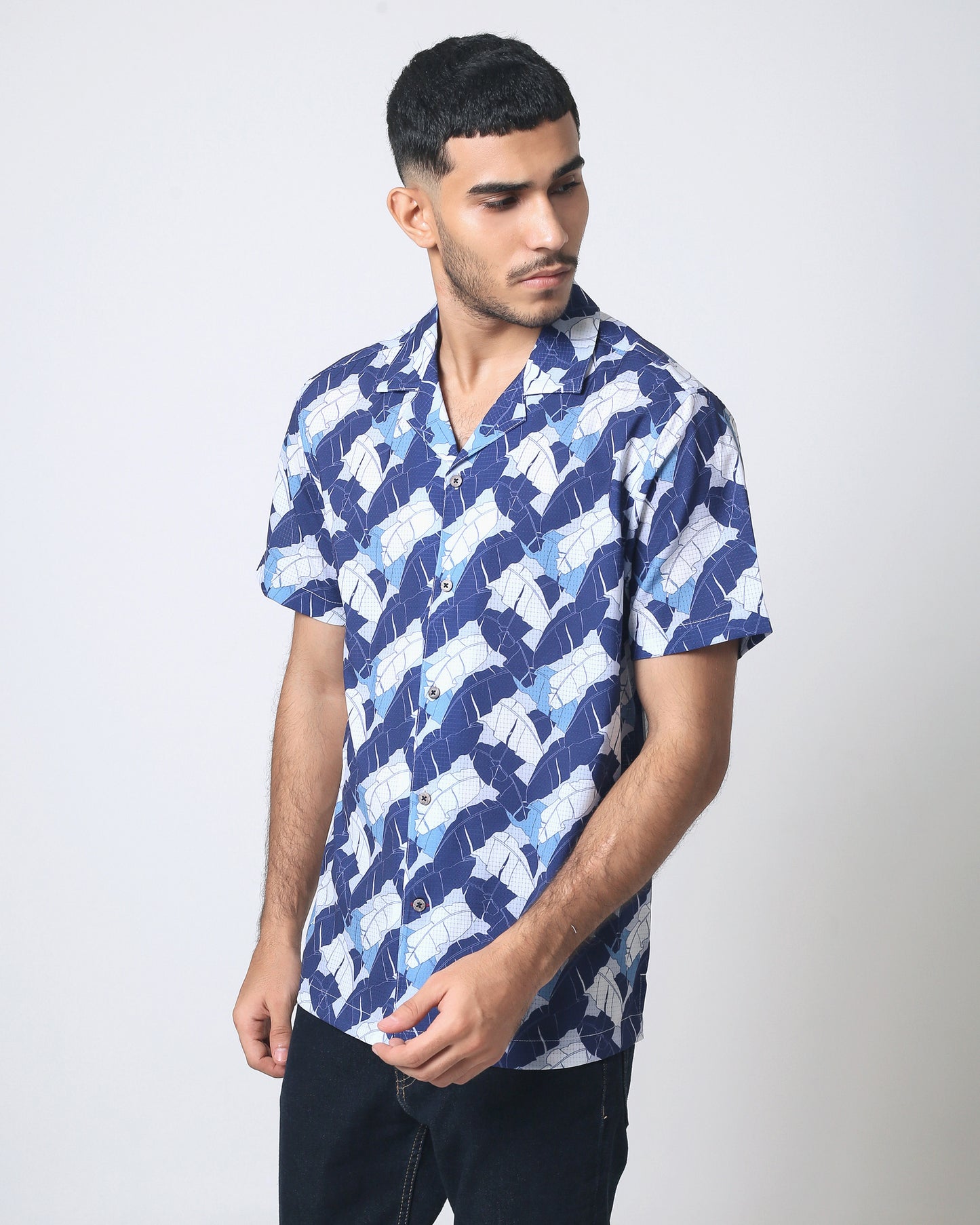 Quieti Performance Blue Leaf print, Short Sleeve Perforated Woven Shirt