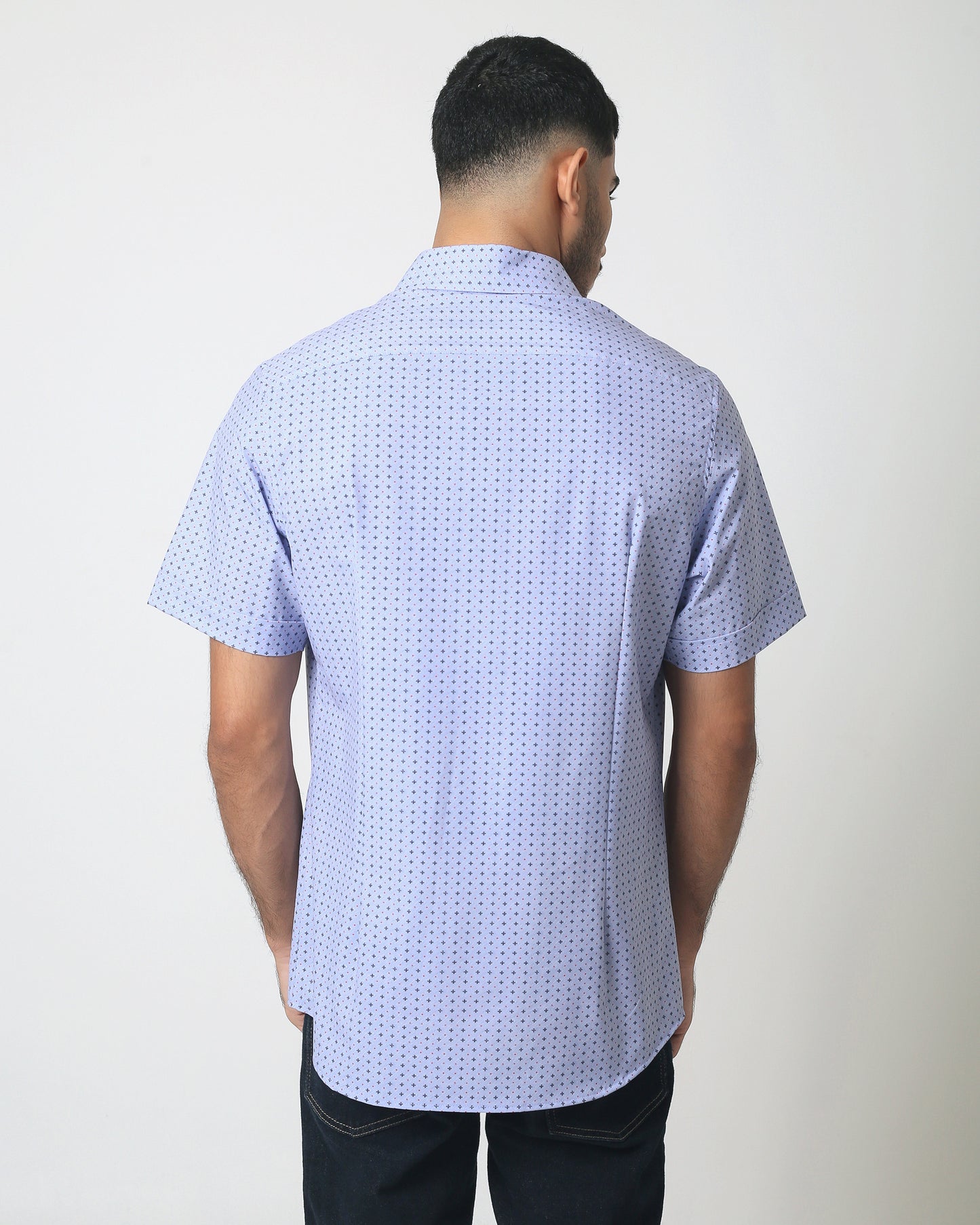 Quieti Performance Blue geo Print, Short Sleeve Woven Shirt